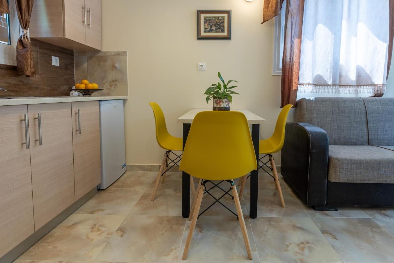 Bougainvillea House With Private Garden Kalamata Exteriör bild